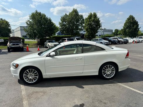 Used 2009 Volvo C70 T5 FWD image 17