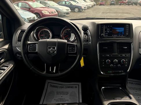 Used 2018 Dodge Grand Caravan SXT w/ Blacktop Package image 33