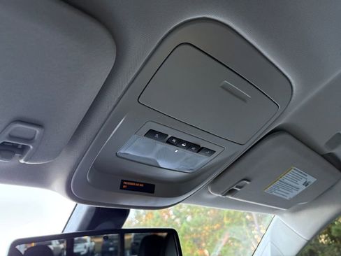 Used 2022 Chevrolet Colorado Z71 image 28