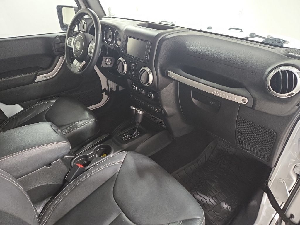 Used 2017 Jeep Wrangler Unlimited Rubicon AWD/4WD image 28