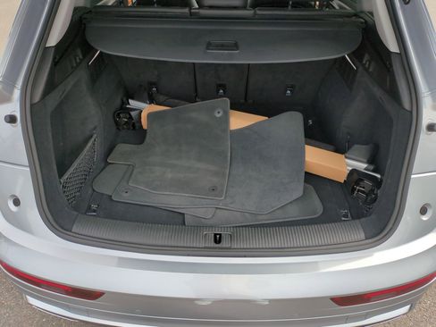 Used 2023 Audi Q5 2.0T Premium w/ Convenience Package AWD/4WD image 28