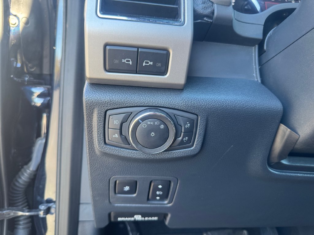 Used 2022 Ford F350 Lariat w/ Tremor Off-Road Package AWD/4WD image 26
