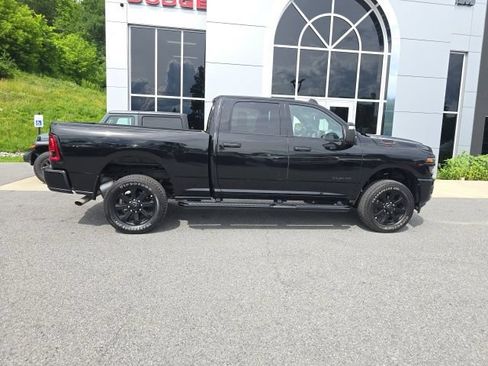 Certified 2025 RAM 2500 Big Horn AWD/4WD image 8