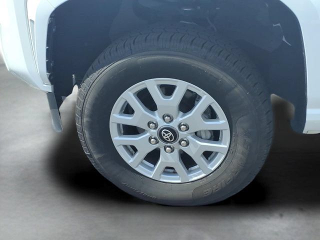Used 2024 Toyota Tacoma SR5 AWD/4WD image 16