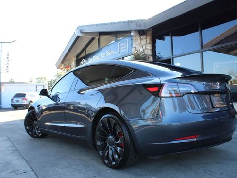 Used 2022 Tesla Model 3 Performance image 3