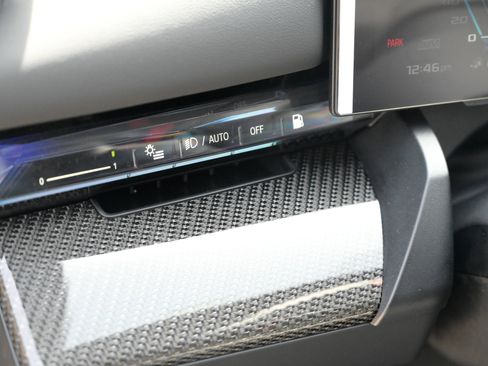 Used 2026 BMW M5 Touring image 21