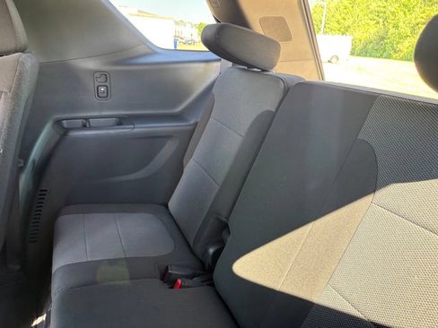 Used 2023 Chevrolet Traverse LT FWD image 47