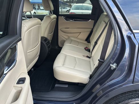 Used 2018 Cadillac XT5 FWD image 9
