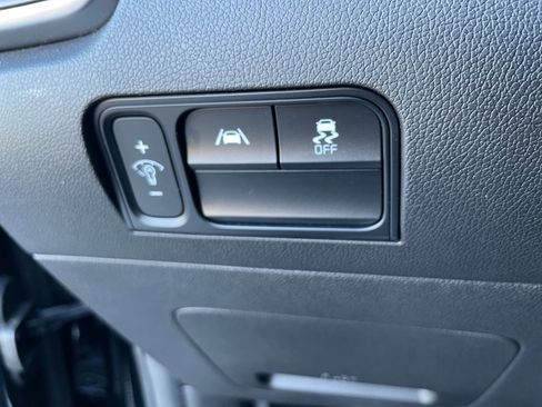 Used 2023 Kia Sorento S w/ Panoramic Sunroof Package image 24