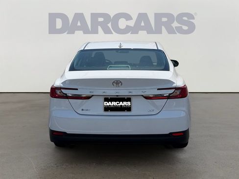 Used 2025 Toyota Camry LE FWD image 6