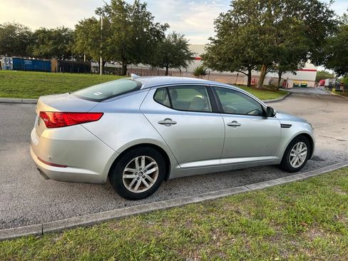 Used 2011 Kia Optima LX w/ Convenience Pkg FWD image 6
