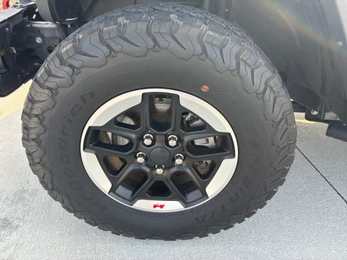 Used 2020 Jeep Wrangler Unlimited Rubicon AWD/4WD image 13