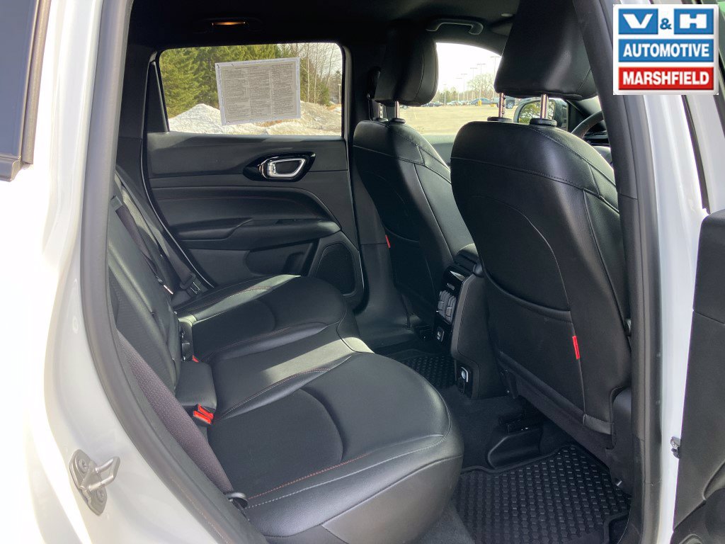 Used 2025 Jeep Compass Trailhawk AWD/4WD image 20