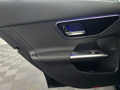 New 2025 Mercedes-Benz C 300 4MATIC Sedan image 19