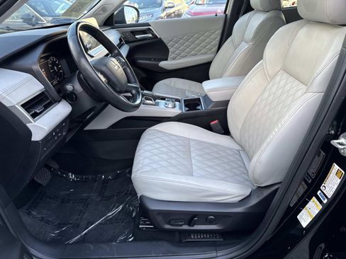 Used 2024 Mitsubishi Outlander SEL image 16