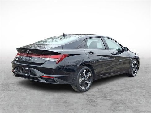 Used 2023 Hyundai Elantra SEL w/ Convenience Package image 6