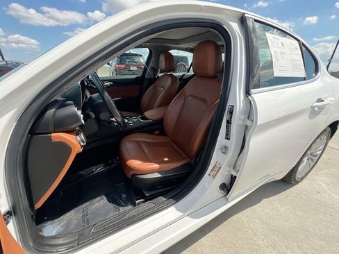 Used 2021 Alfa Romeo Giulia Sprint w/ Sun & Sound Package image 14