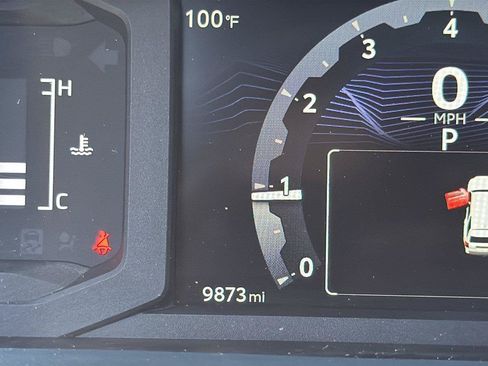 Used 2025 Toyota 4Runner SR5 AWD/4WD image 18