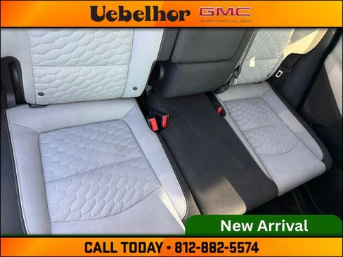 Used 2018 Chevrolet Equinox LT FWD image 6