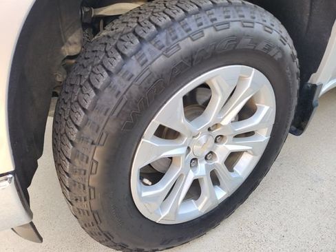 Used 2022 Chevrolet Silverado 1500 LTZ w/ LTZ Premium Texas Edition AWD/4WD image 9