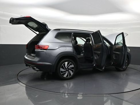 Used 2024 Volkswagen Atlas SE FWD image 31
