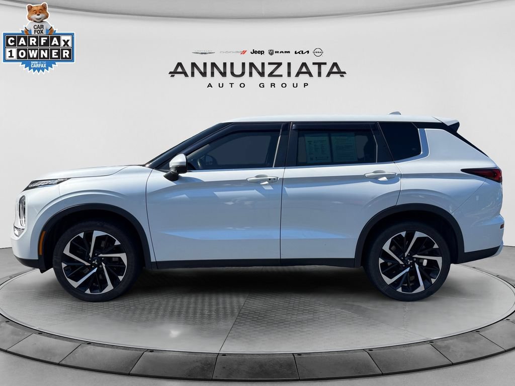Used 2023 Mitsubishi Outlander SE AWD/4WD image 2