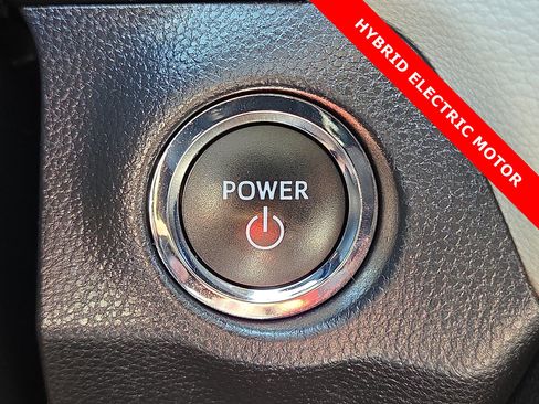 Used 2025 Toyota RAV4 XLE AWD/4WD image 20
