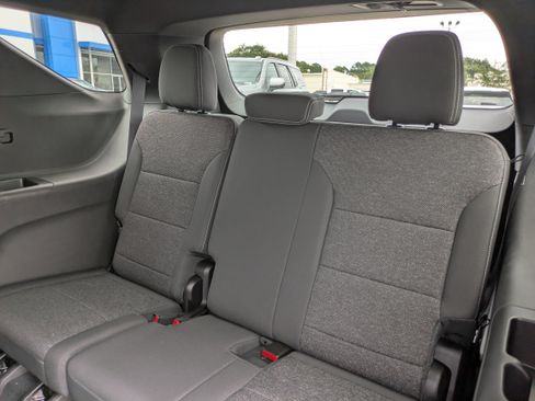 New 2025 Chevrolet Traverse LT w/ Enhanced Driving Package image 8