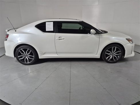 Used 2016 Scion tC Base image 5