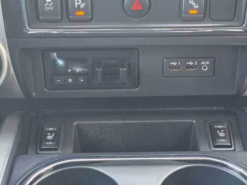 Used 2019 Nissan Titan SV w/ SV Convenience Package AWD/4WD image 14