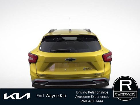 Used 2024 Chevrolet Trax ACTIV w/ Sunroof Package FWD image 9