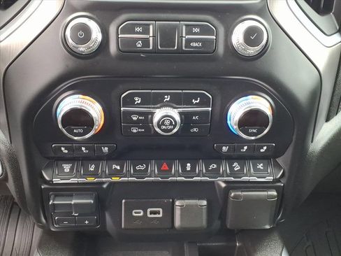 Used 2021 GMC Sierra 3500 Denali w/ Denali Ultimate Package image 9