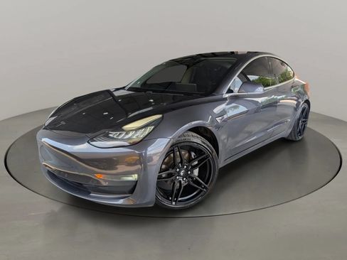 Used 2018 Tesla Model 3 Mid Range RWD image 1