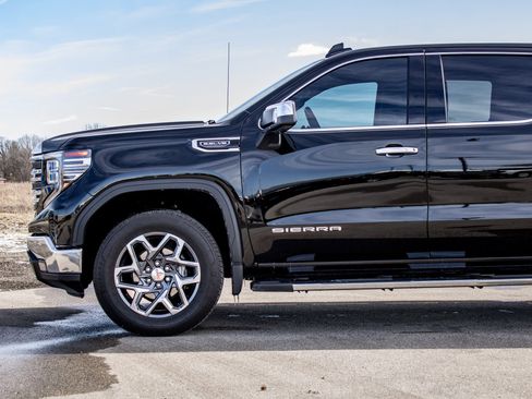 Used 2025 GMC Sierra 1500 SLT w/ SLT Premium Package image 38