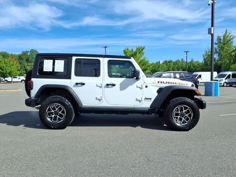 Used 2024 Jeep Wrangler Unlimited Rubicon AWD/4WD image 33
