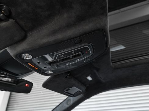 Used 2020 Lamborghini Urus image 48