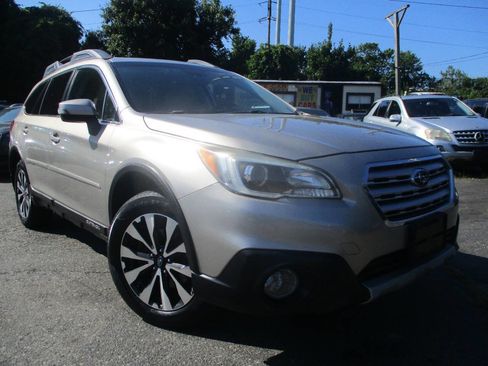 Used 2016 Subaru Outback 3.6R Limited image 2