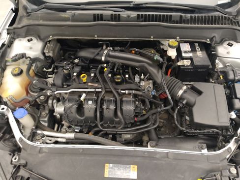 Used 2019 Ford Fusion SE image 30