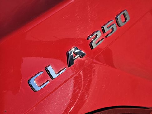 Used 2019 Mercedes-Benz CLA 250 4MATIC image 8