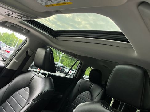 Used 2023 Toyota Highlander XLE AWD/4WD image 20