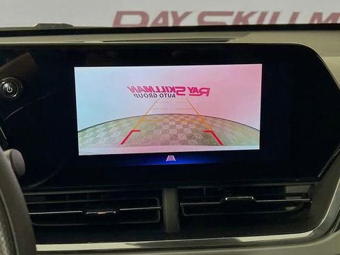 Used 2025 Chevrolet Trax LT image 17