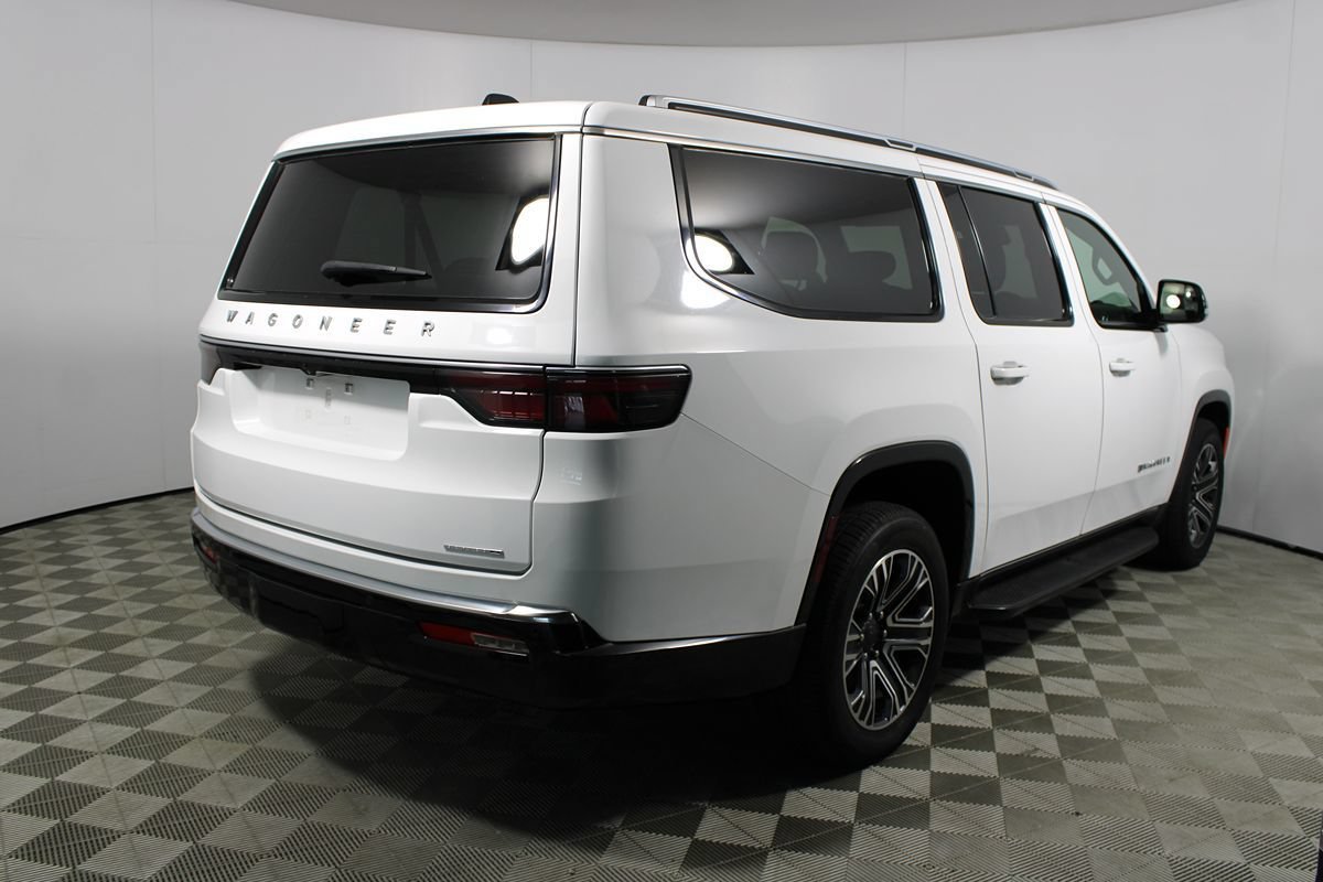 Used 2024 Jeep Wagoneer L Series II RWD image 36