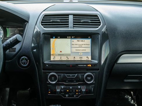 Used 2018 Ford Explorer XLT w/ Equipment Group 202A image 20