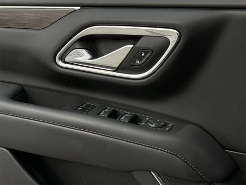 Used 2023 Chevrolet Tahoe Z71 w/ Luxury Package image 23