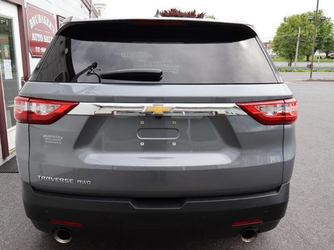 Used 2021 Chevrolet Traverse LS AWD/4WD image 3