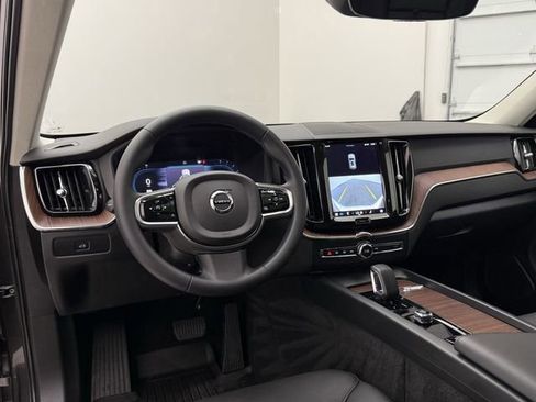 Certified 2023 Volvo XC60 B5 Plus w/ Protection Package Premier image 23