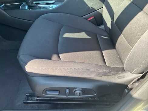 Used 2025 Chevrolet Malibu LT FWD image 17