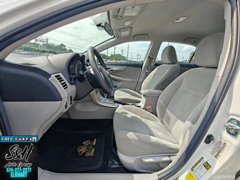 Used 2013 Toyota Corolla LE FWD image 16
