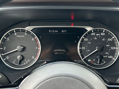 Used 2023 Nissan Rogue SV image 38