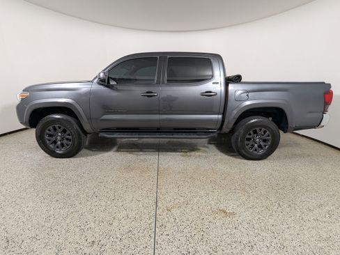 Used 2023 Toyota Tacoma SR5 RWD image 4